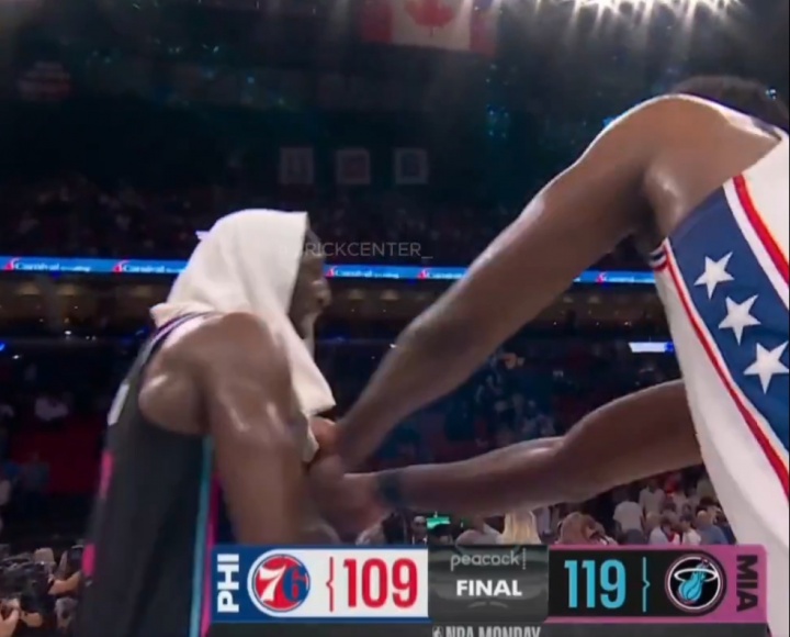 乐鱼官方入口-好兄弟打你怎么了？恩比德&amp;热巴赛后热聊掐喉 前者：我根本没犯规